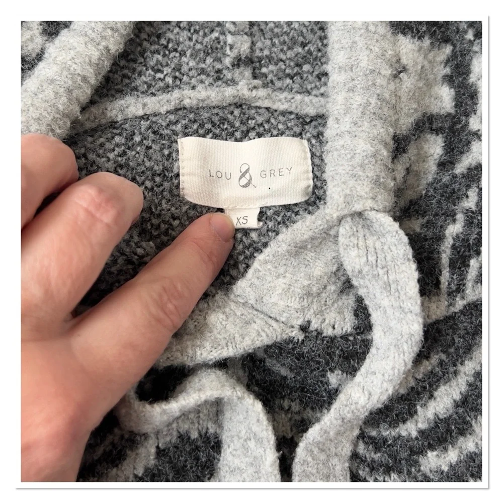 LOU & GREY Zebra Print Women's Hoodie Sweater - Picture 4 of 12